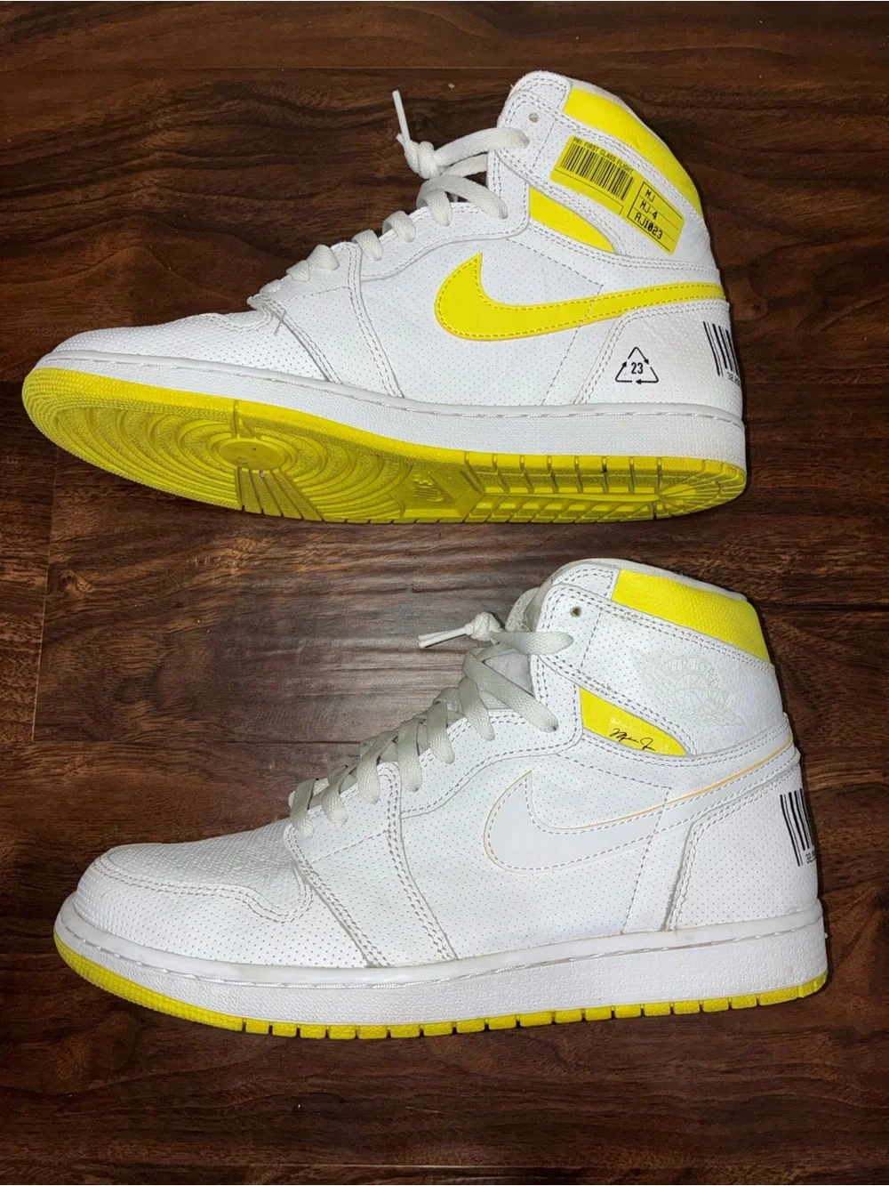 Jordan Retro 1 “First Class Flight” size 11 worn only a few times in great cond.